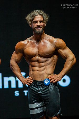 MEN'S PHYSIQUE 174